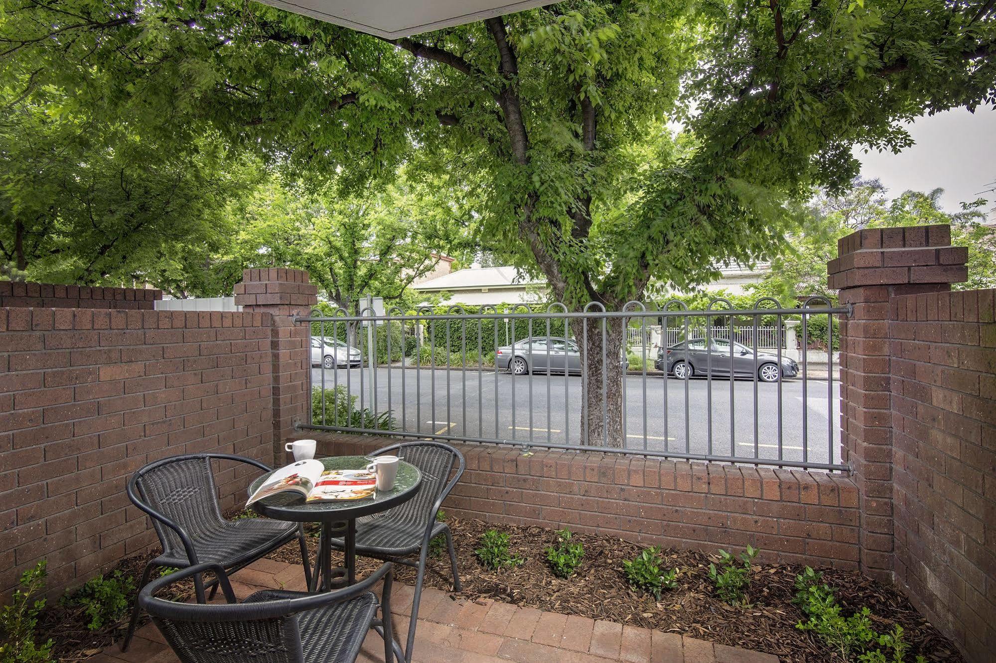 Adelaide Inn Exteriér fotografie